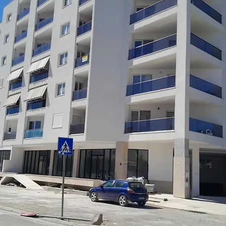 Apartamento Mucaj *